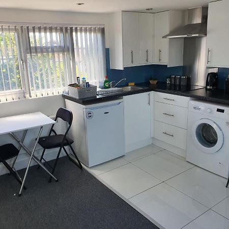 New Self Contained Flat,In Hayes, Free Parking Hotell Northolt  Eksteriør bilde