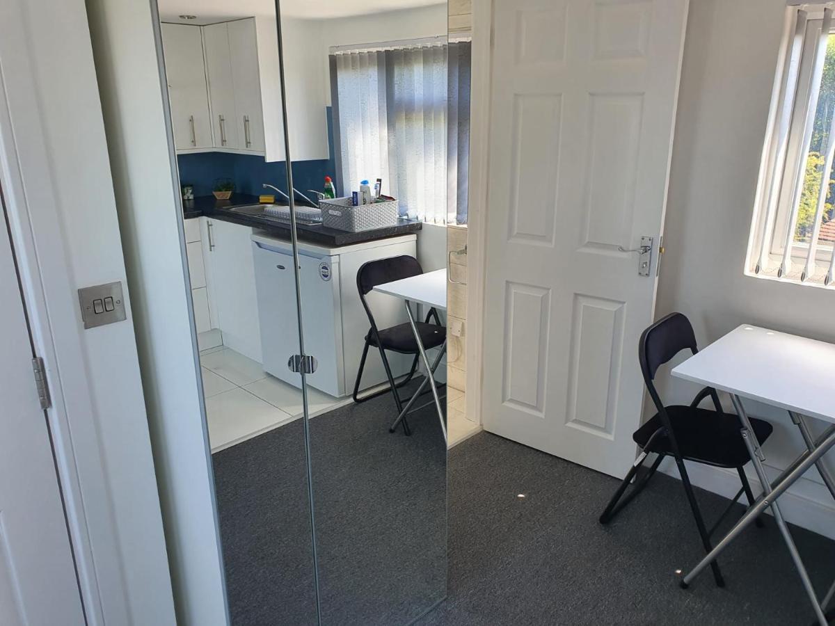 New Self Contained Flat,In Hayes, Free Parking Hotell Northolt  Eksteriør bilde