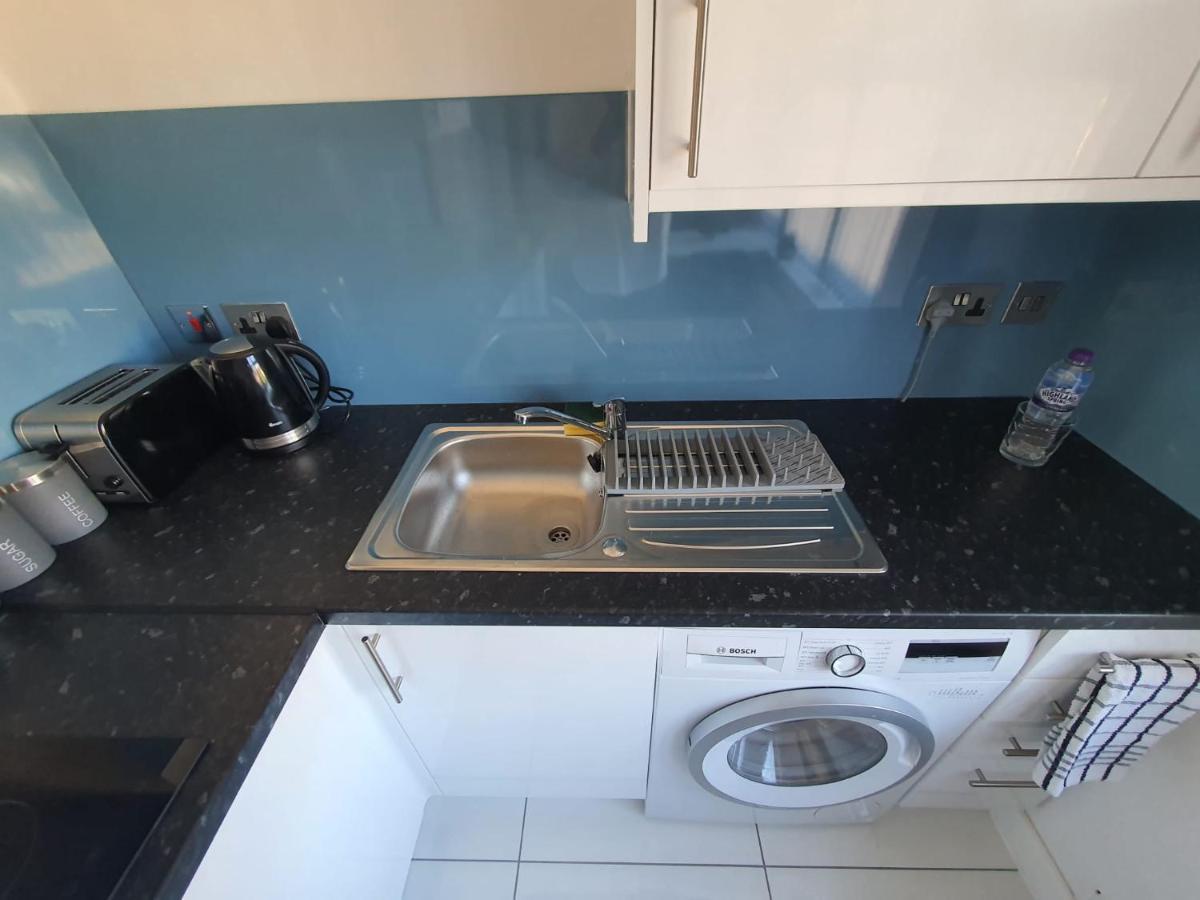New Self Contained Flat,In Hayes, Free Parking Hotell Northolt  Eksteriør bilde