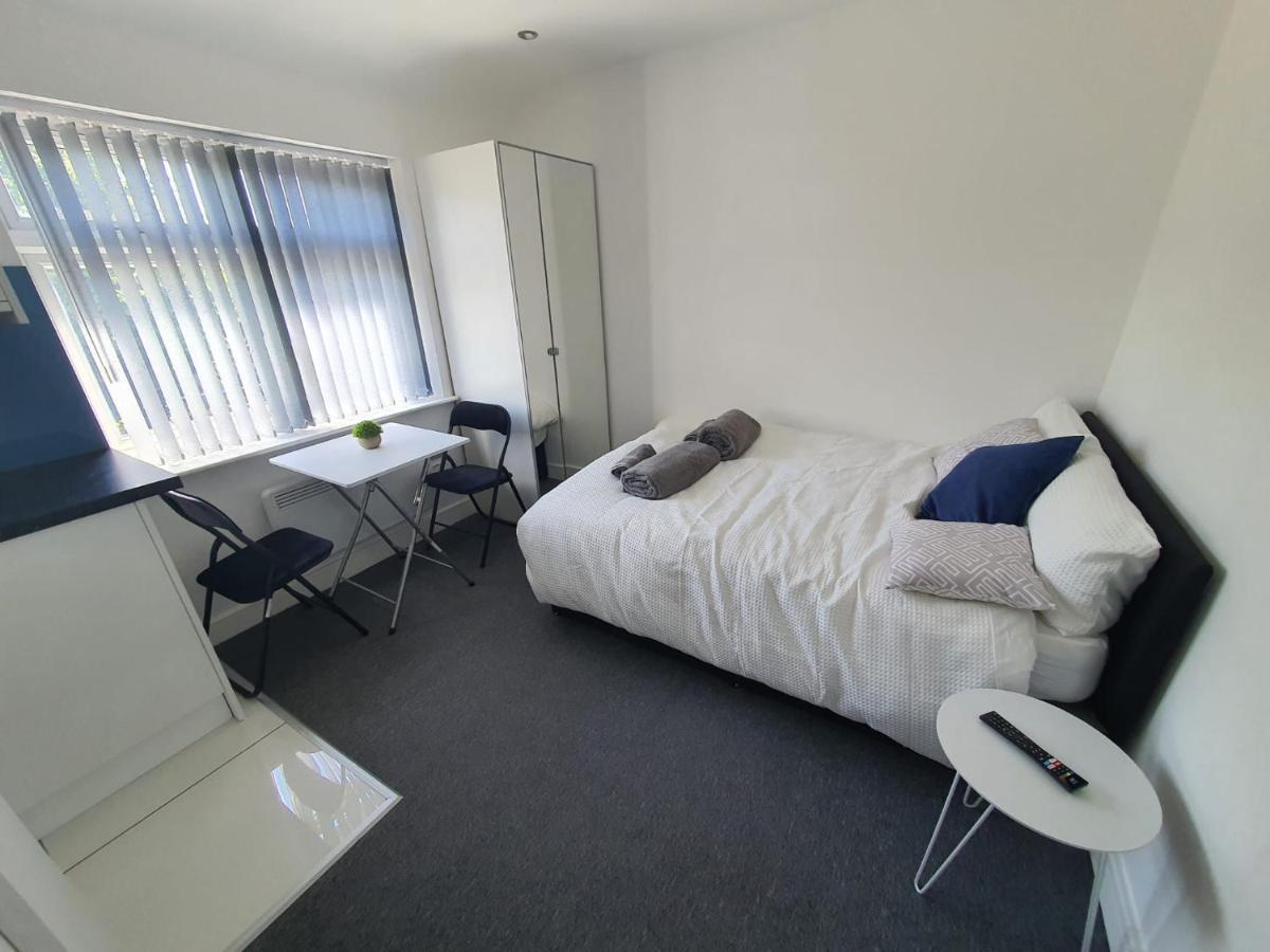 New Self Contained Flat,In Hayes, Free Parking Hotell Northolt  Eksteriør bilde