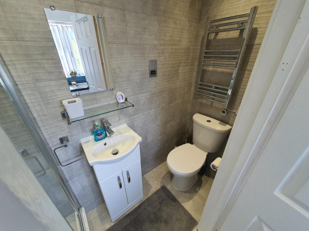New Self Contained Flat,In Hayes, Free Parking Hotell Northolt  Eksteriør bilde