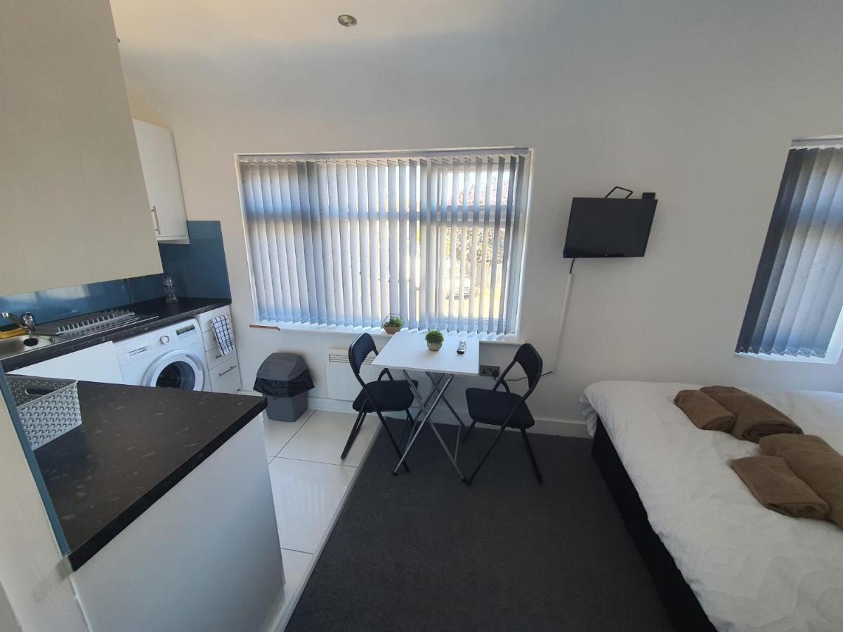 New Self Contained Flat,In Hayes, Free Parking Hotell Northolt  Eksteriør bilde